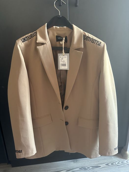 Сако nude negative/pause