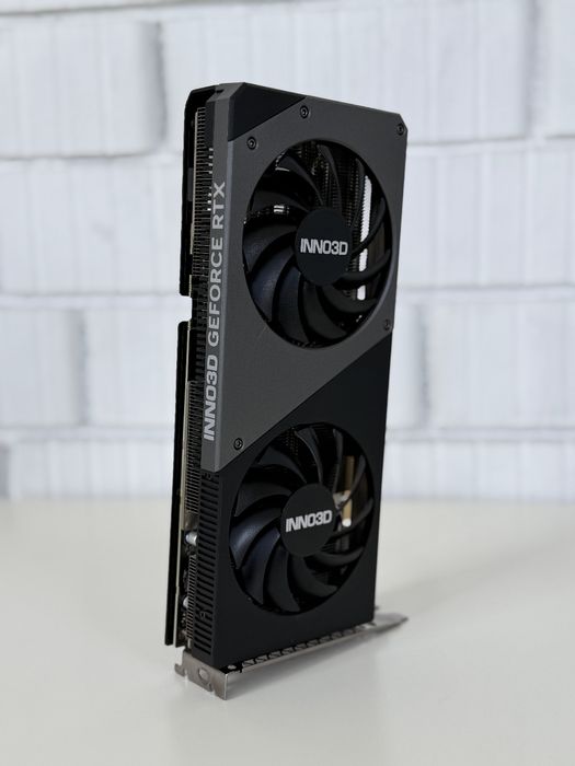 RTX 4070 12 GB мощная игровая видеокарта