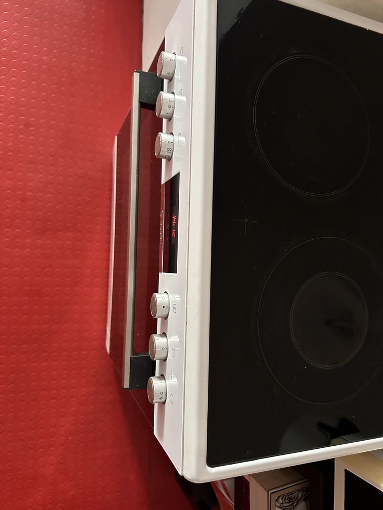 Bosch готварска печка с котлони