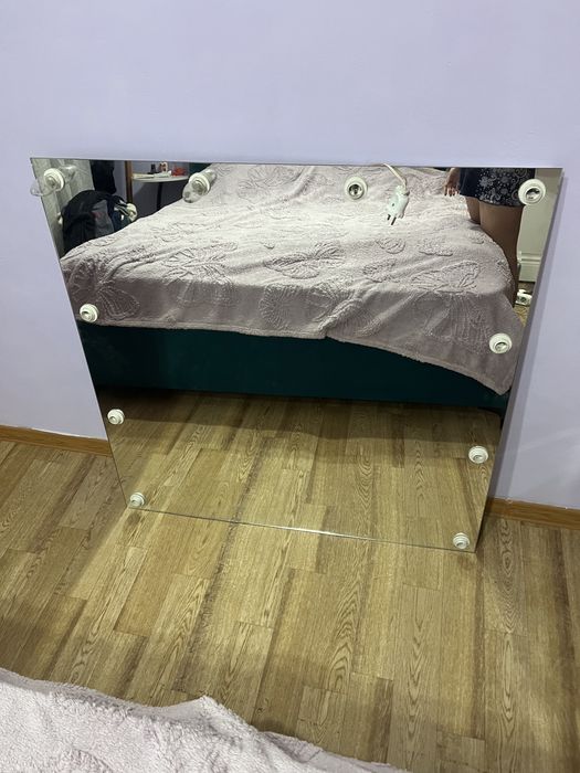 Продам зеркало с подсветкой