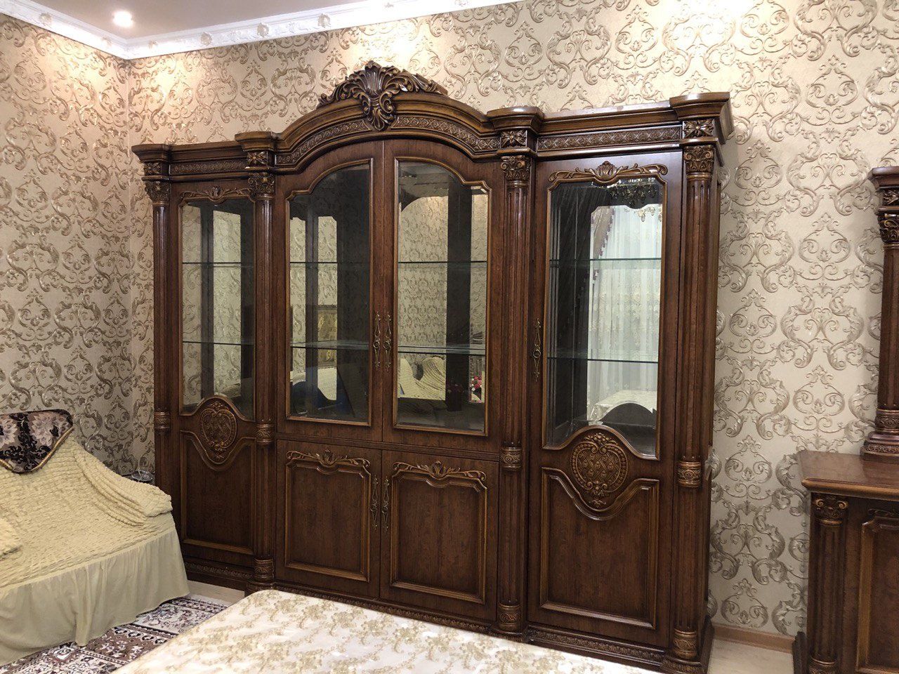 Mebel Xitoyyiki original. Full komplekt ili oddelniy xam sotiladi.