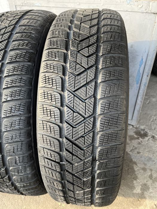 4 бр. зимни гуми 235/65/19 Pirelli DOT 2715 6 mm