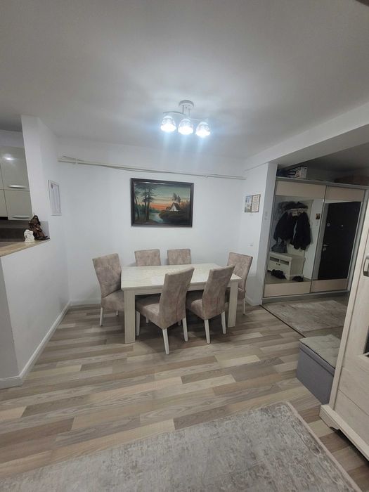 Apartament 3 camere de vânzare Calea Moldovei