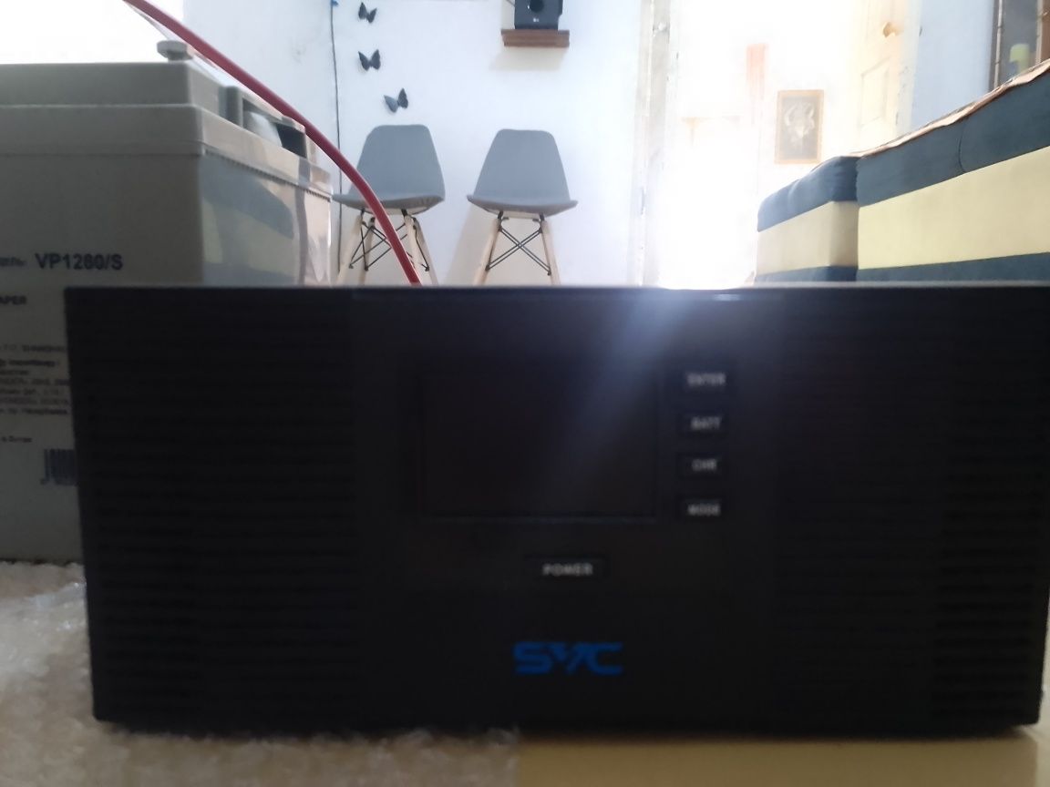 Инвертор 12v на 220v с аккумулятором 80 ампер