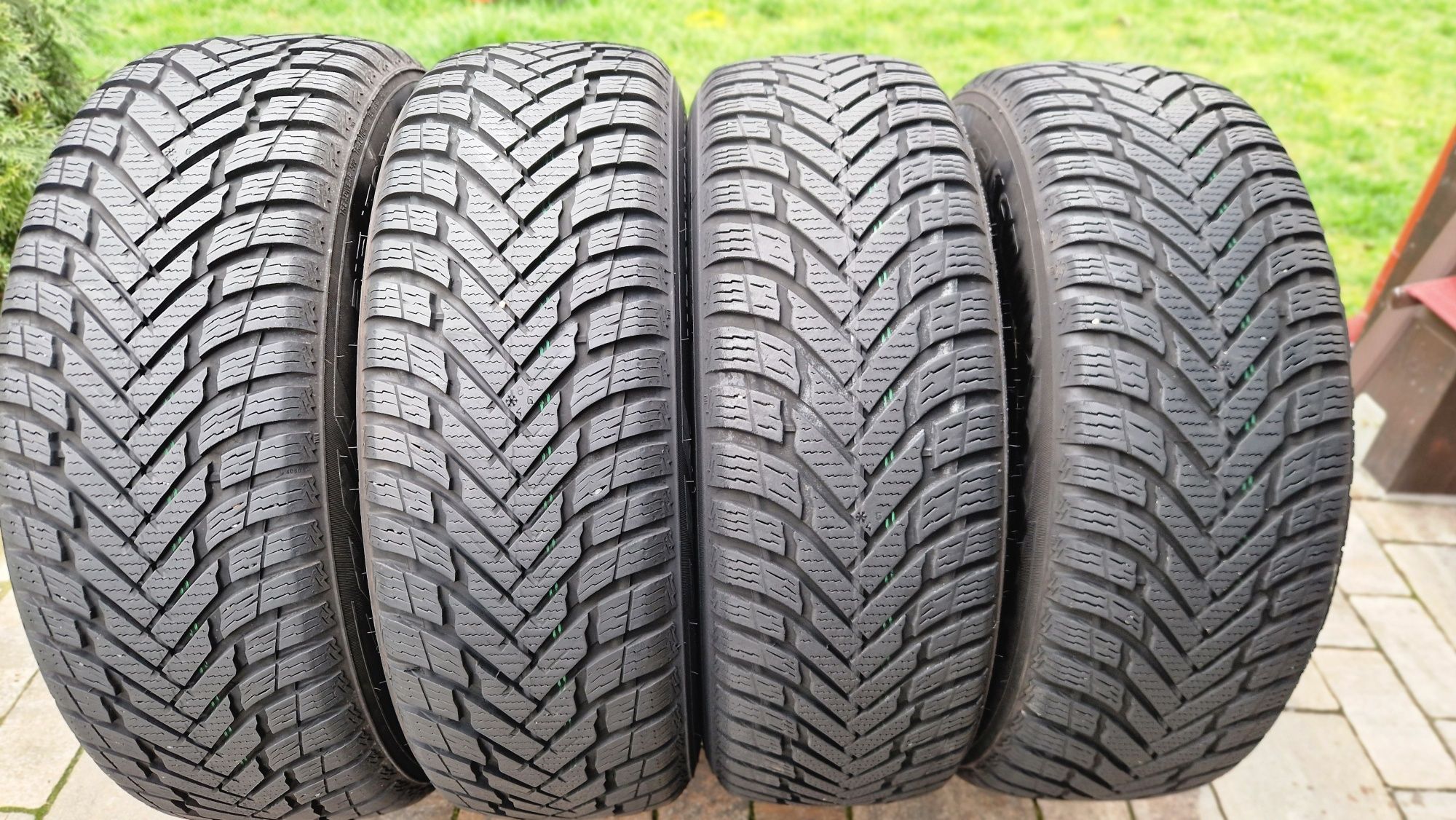 Anvelope iarna 215 70 R 16 nokian