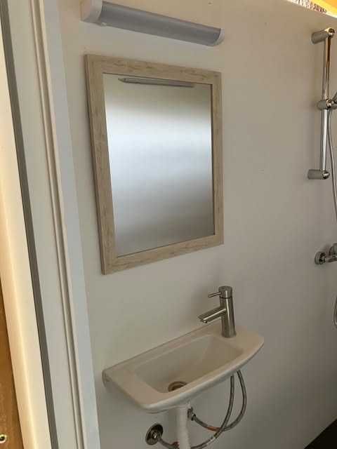 Продава се нова каравана в къмпинг "Четири сезона", Созопол.