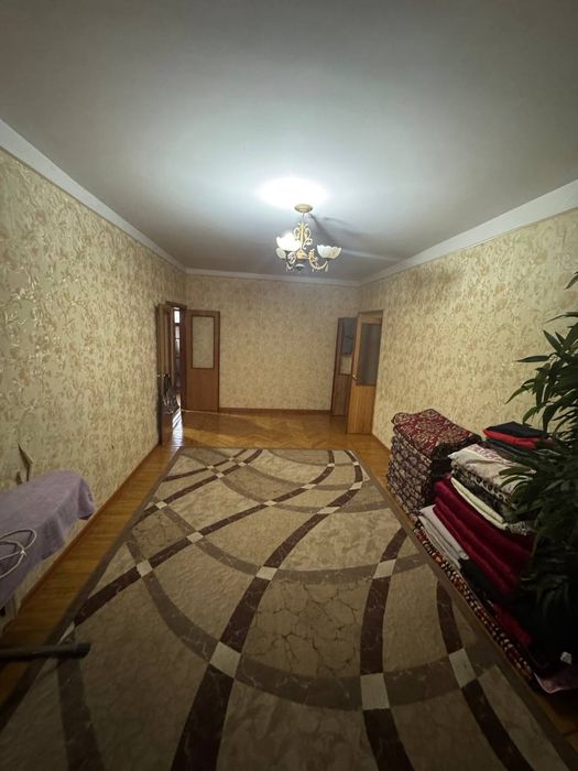 4/1/4 Дархан 77серия. 85кв. Вдоль дороги. 1 линия Под офис салон магаз