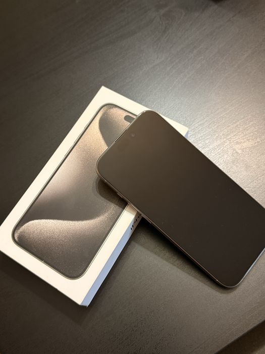 iPhone 15 pro Natural Titanium
