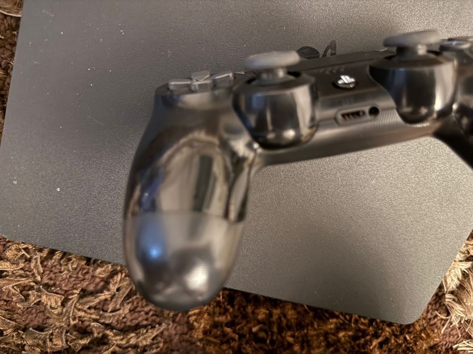 Vand Playstation 4 408gb