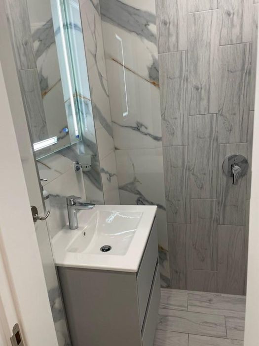 Дава се под наем Тристаен апартамент в София, Център - 90 кв.м за 1700 € - Снимка #8