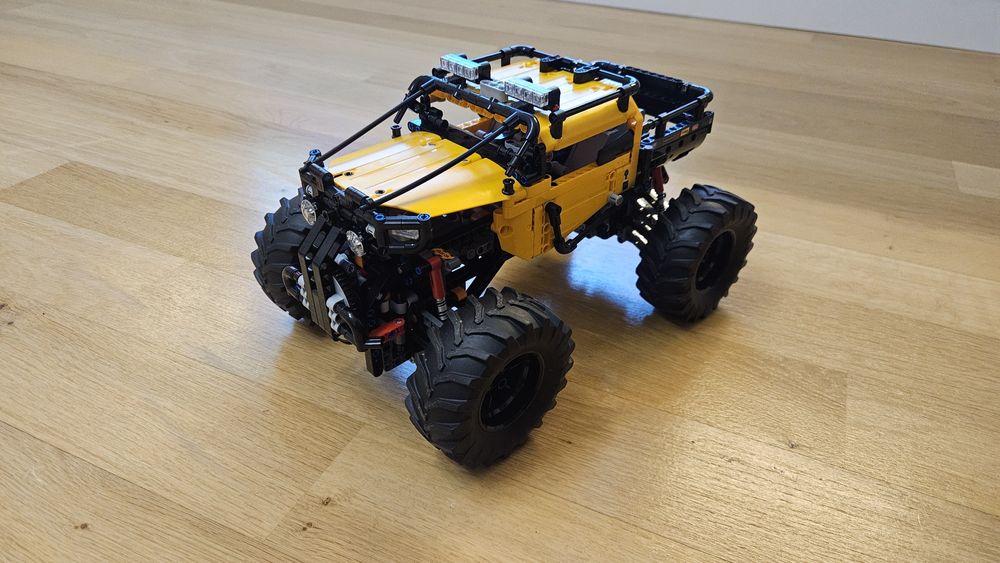 Lego technic 42160