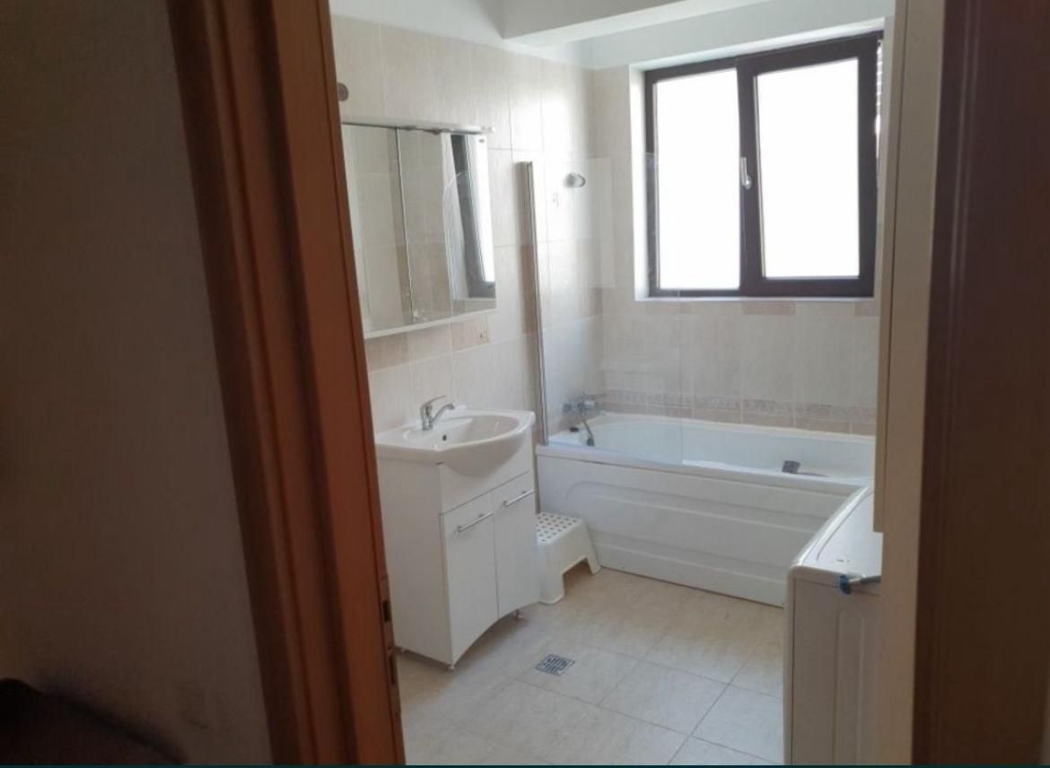 Inchiriez Apartament de 3 camere Militari Apusului (+loc de parcare)