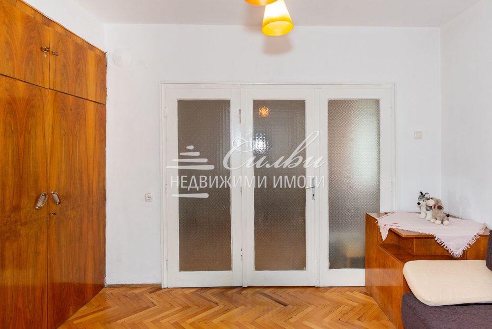 Продава се Четиристаен апартамент в Шумен, Добруджански - 90 кв.м за 935 €/кв.м - Снимка #4