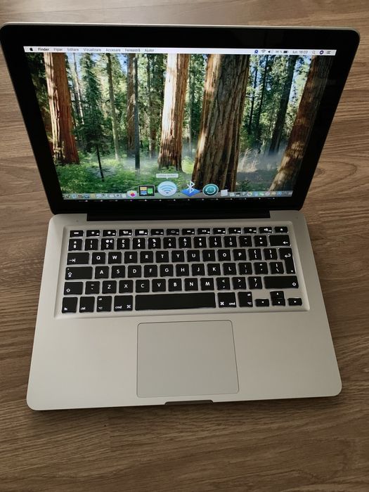 Macbook Pro intel core i5,Tastatura luminata,320gb m,baterie noua 77 c