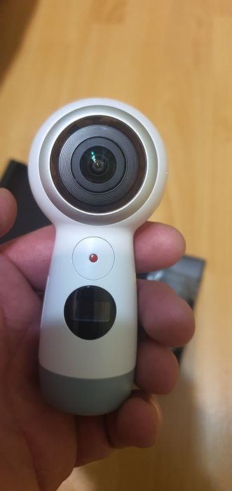 Samsung Gear camrra 360⁰ SM R210