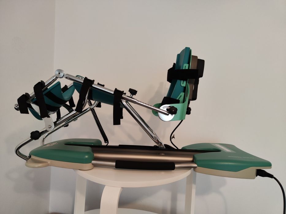 Aparat Kinetec / Ortoflex L2 pentru recuperarea genunchiului