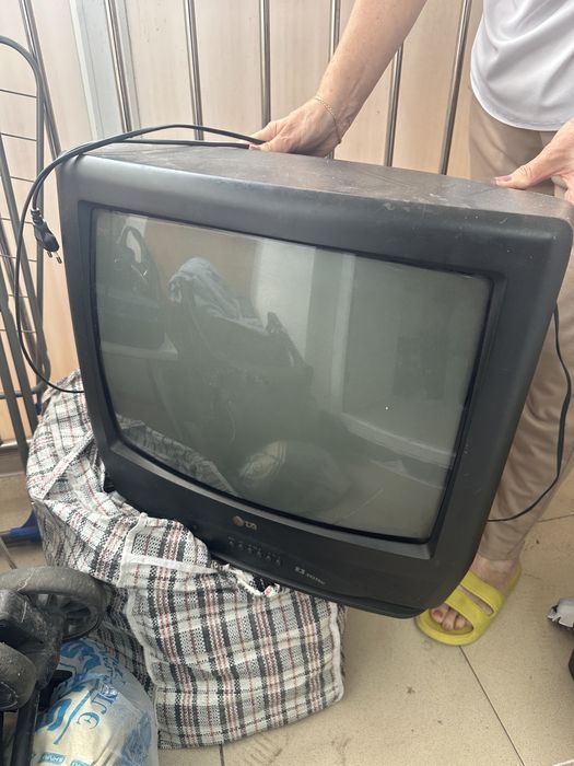 Продам телевизор