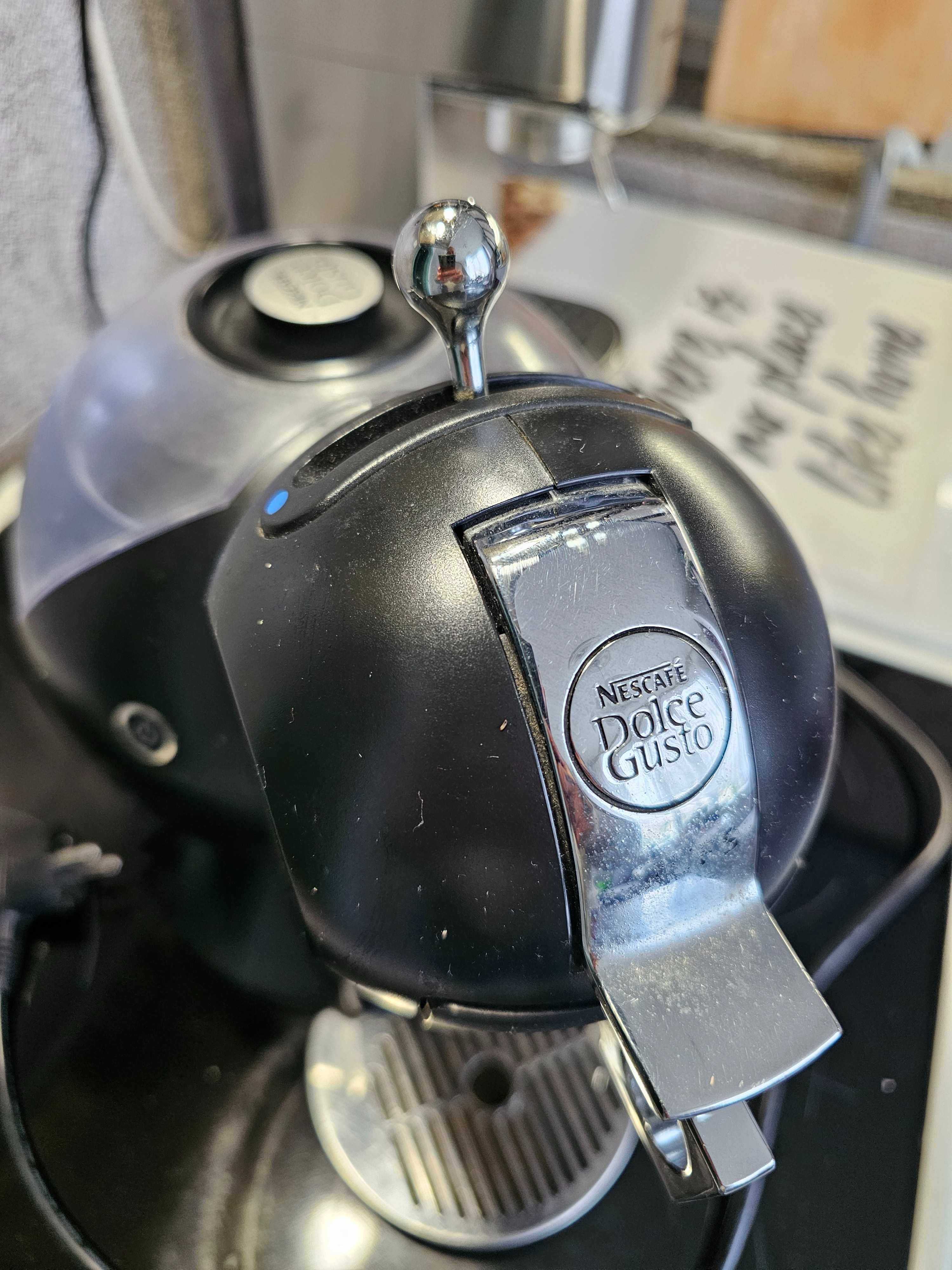 Кафе машина на капсули Dolce Gusto