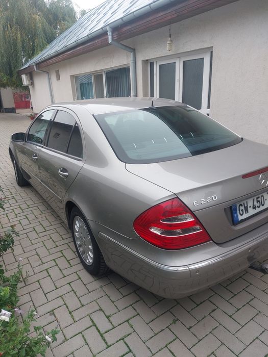 Mercedes E 220 elegance