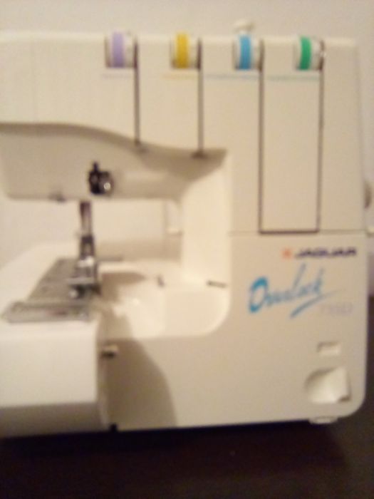 Продам Оверлок  JAGUAR 735D новый