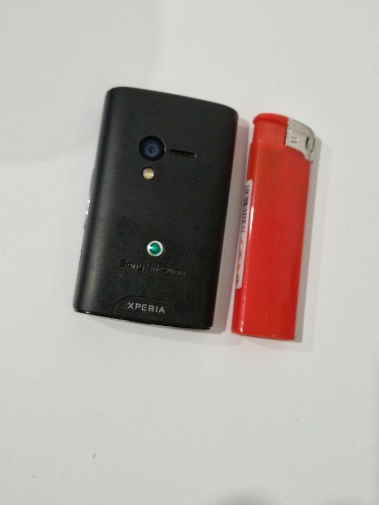 Telefon  Sony Xperia mic cât o bricheta