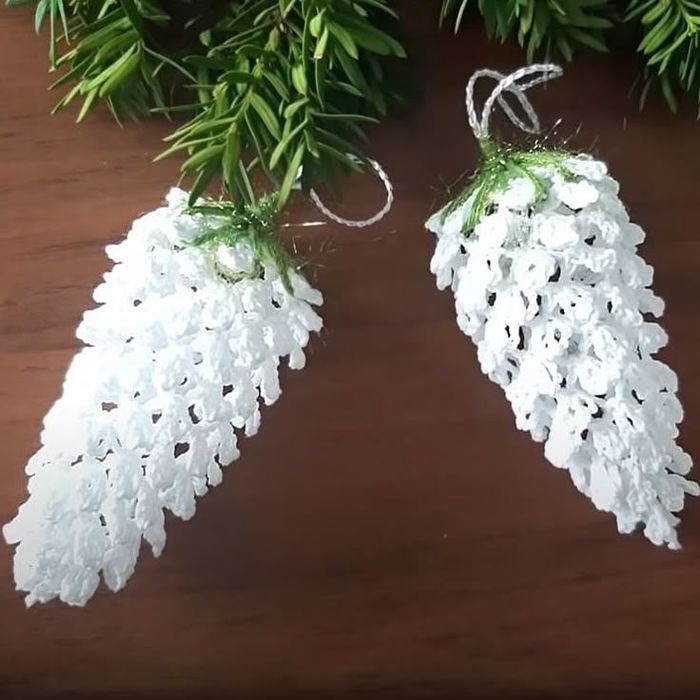 Шар ёлочный вязаный