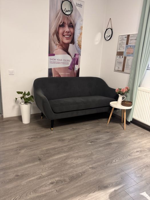 Inchiriez post coafura-frizerie