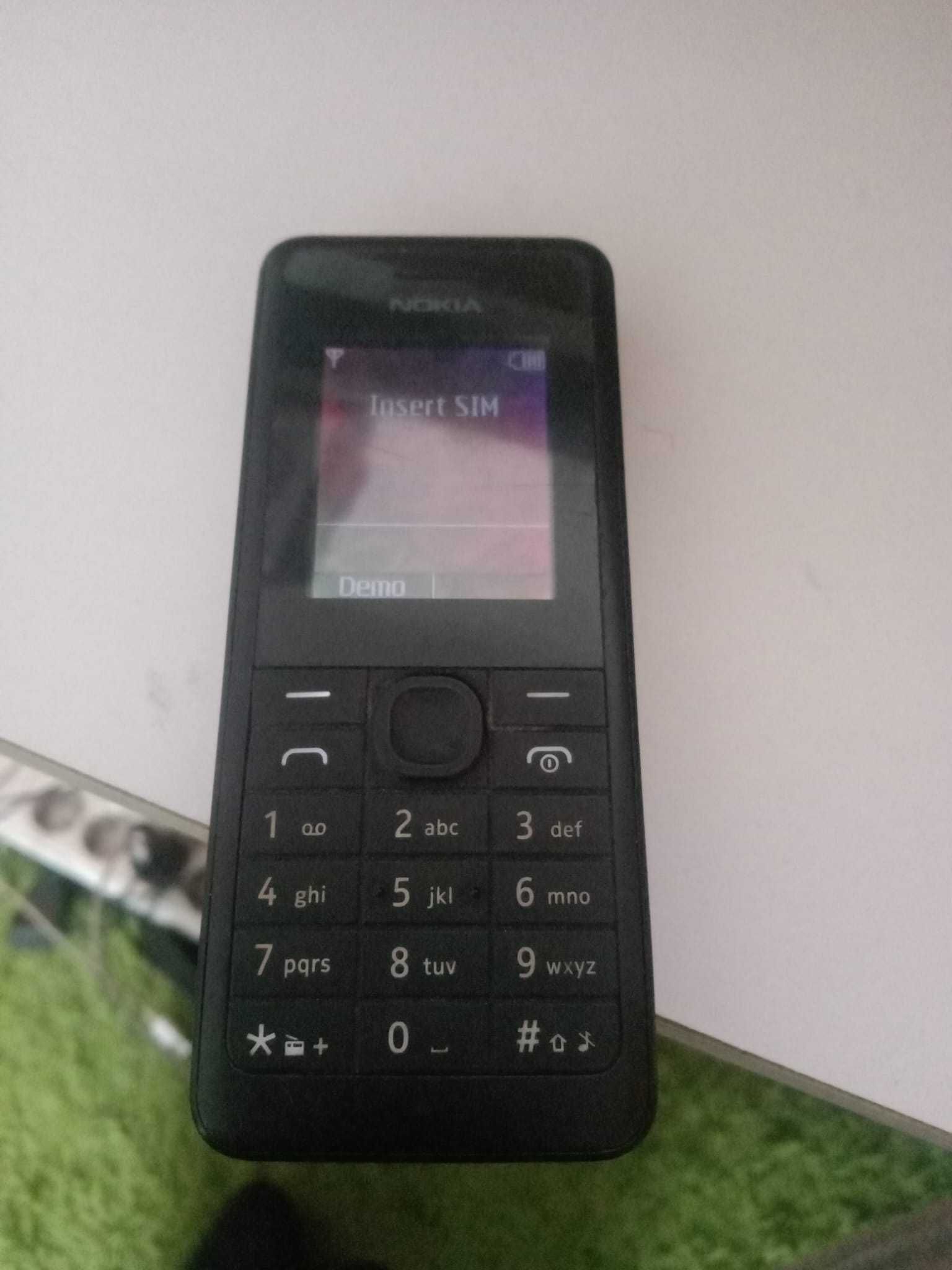 Telefon clasic Nokia cu butoane funcțional