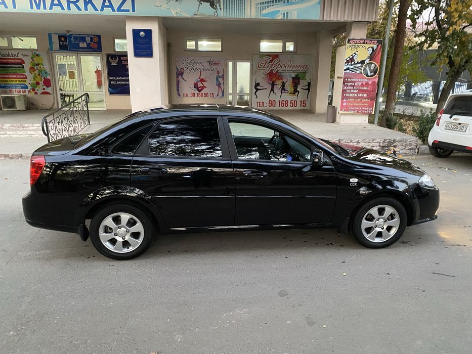 Gentra avtomat sotiladi