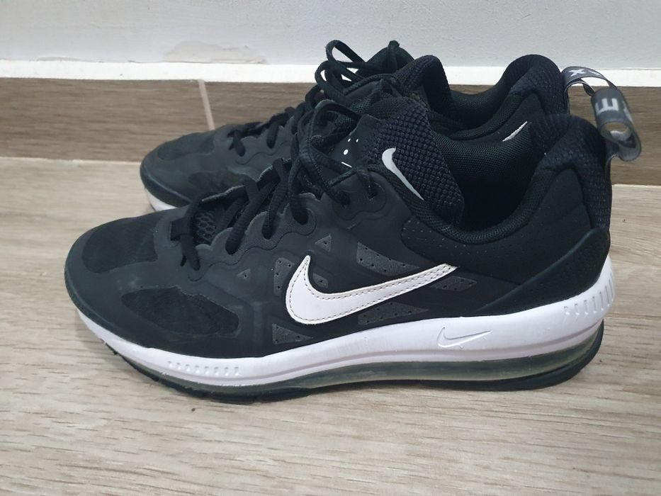 Маратонки Nike Air Max Genome