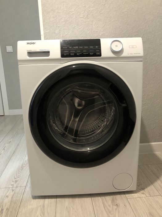 Стиральная машина Haier HW70-BP12959A белый
