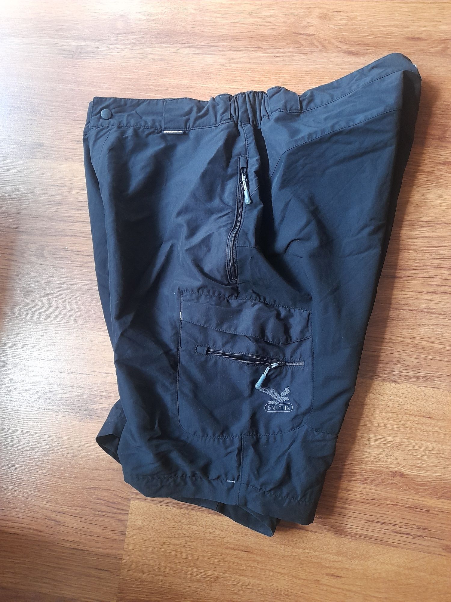 SALEWA мъжки къси панталонки 2XL размер.