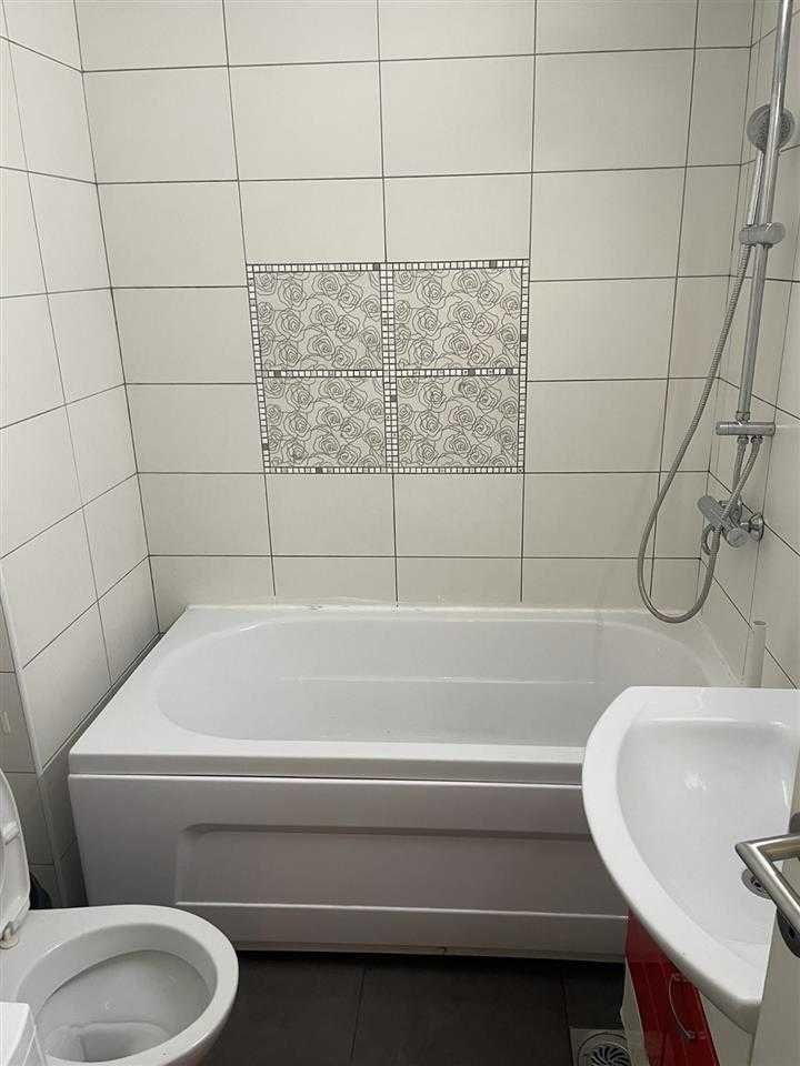 Дава се под наем Тристаен апартамент в София, Зона Б-5 - 95 кв.м за 765 € - Снимка #1
