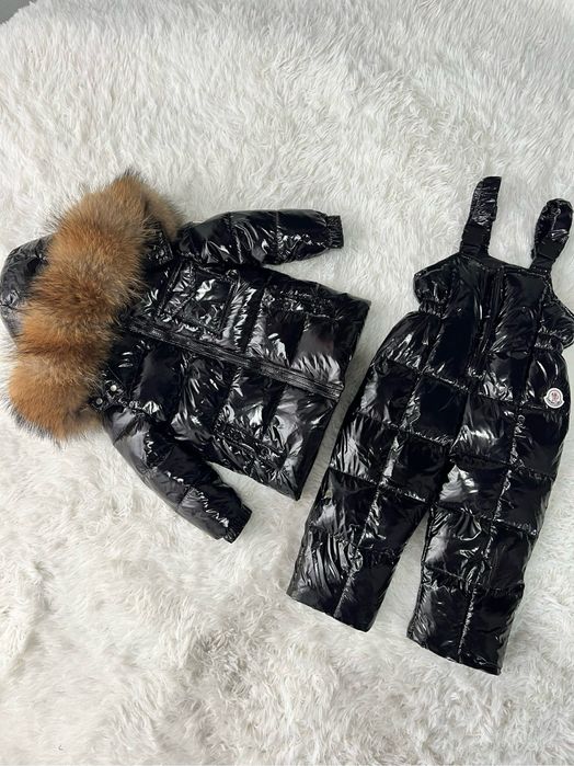 Принимаю заказ на зимние пуховики Moncler. Заказ ждать с Китая.