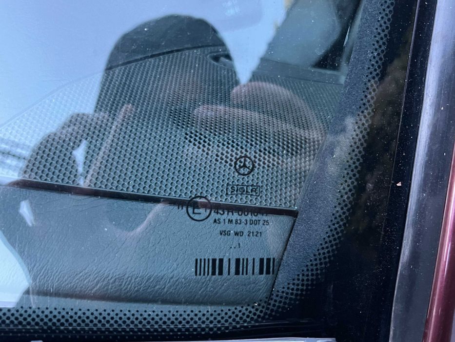 Предно стъкло за Mercedes E-class W210 (оригинално)