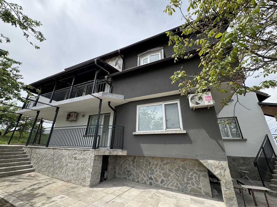 Триетажна къща на 20 минути от София - Лукс, 383 м2