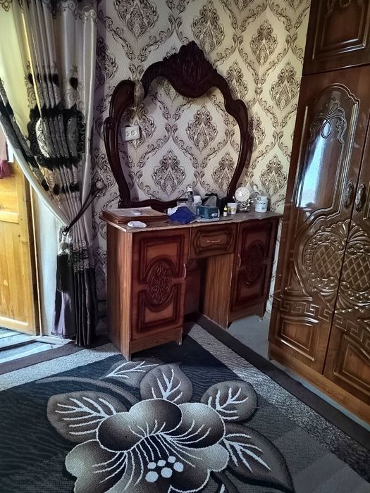 Stenka sotiladi  narxini kelishamiz holati yaxshi