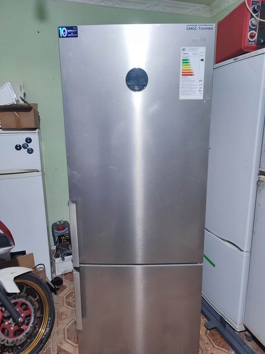 Продаю холодильник Midea