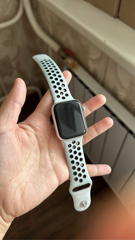 Часы apple watch  44 мм SE 100% аккумулятор