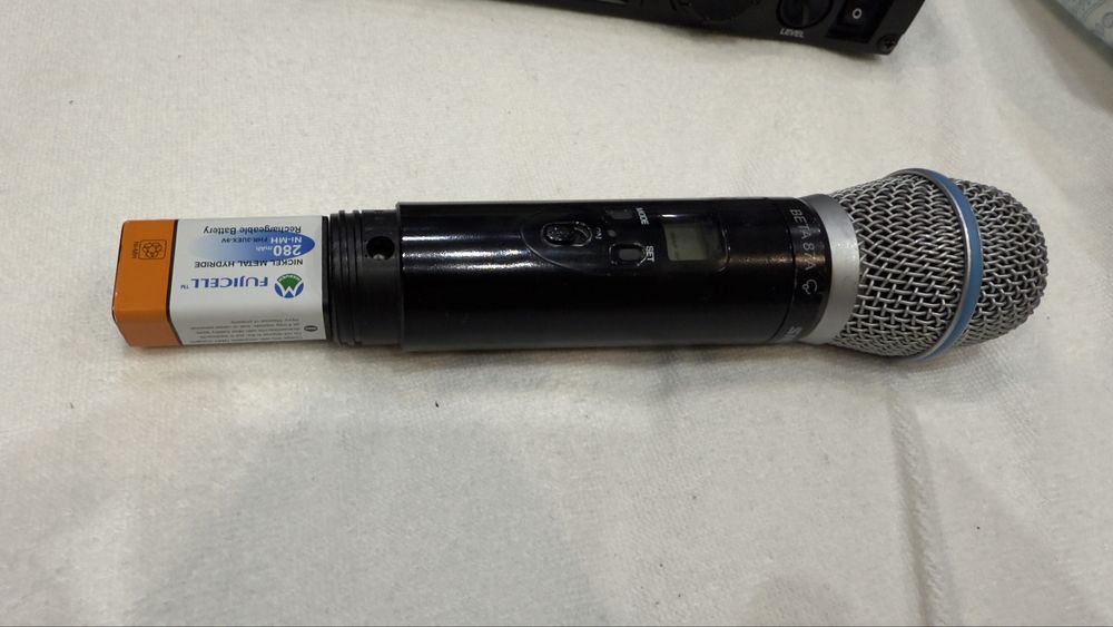 Продавам Shure ULXP4
