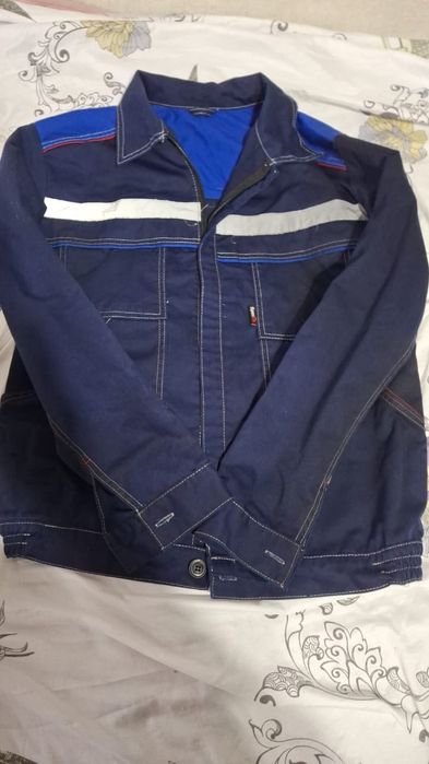 Продам Спец одежда  б/у пару раз одел а так норм состоянии