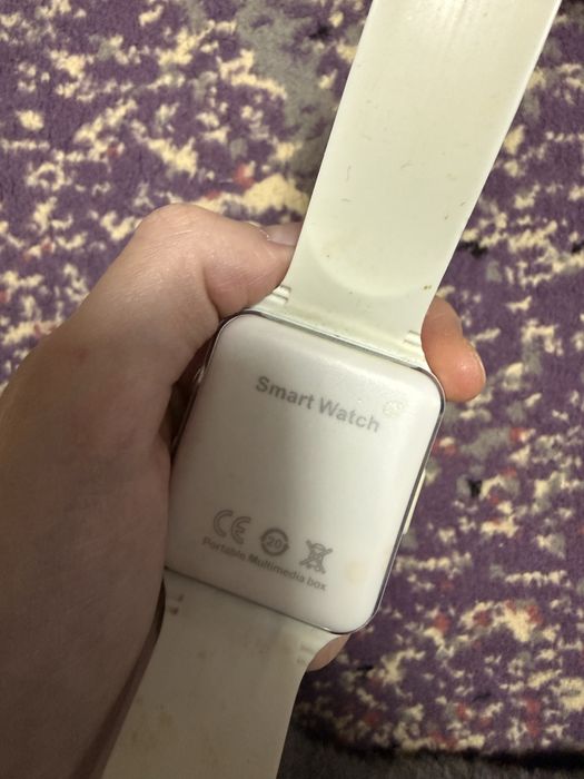 смарт часы белые