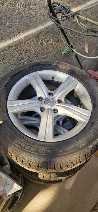 Диски16 с шинами.Шины 215/60/16.как новый.