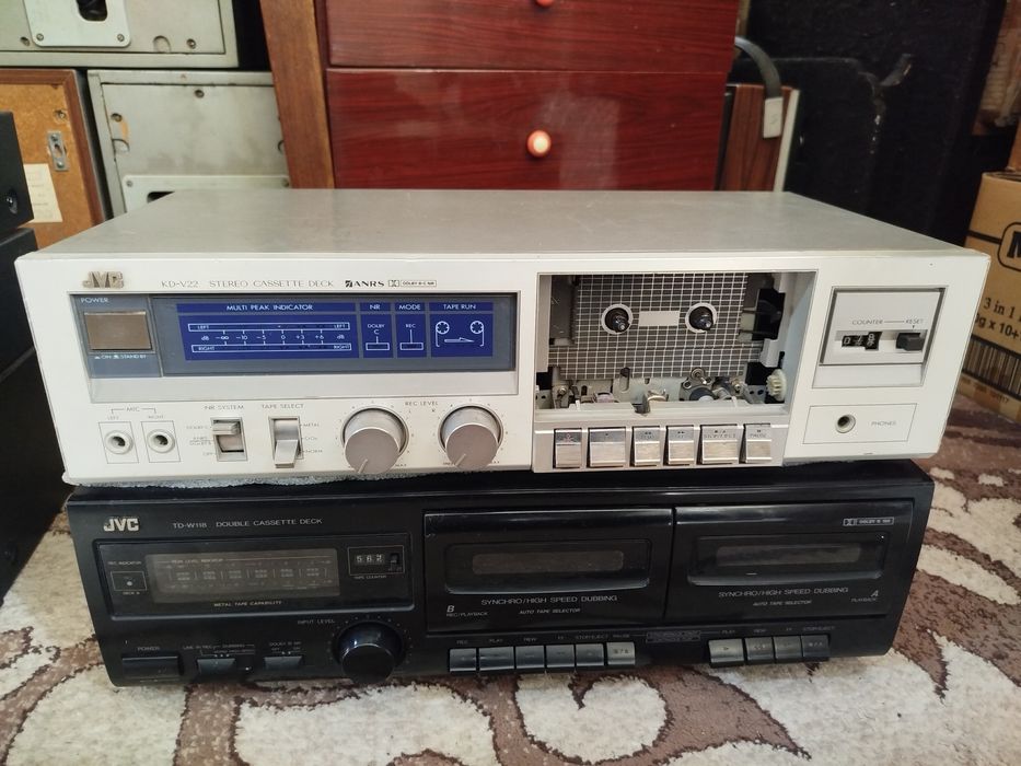 Sotiladi Nota Kometa Mayak jvc vega magnitafonlar