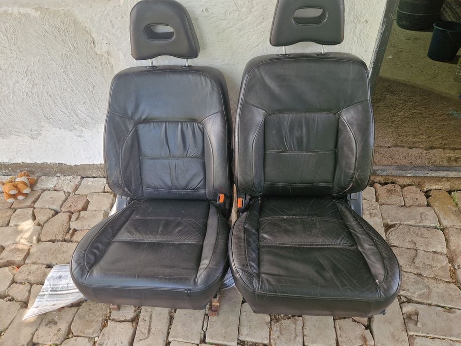 Продам сиденья на Гольф2