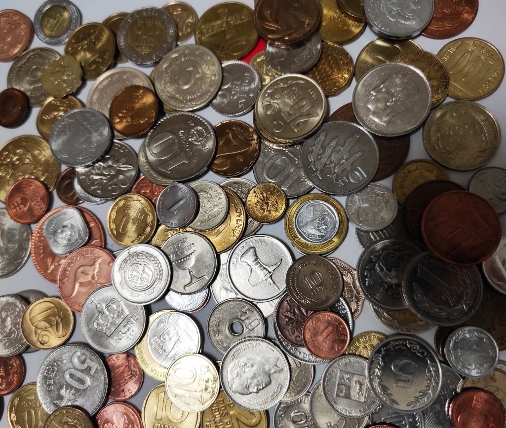 1 Kg Monede din toate continentele - stare excelenta de conservare!
