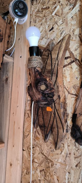 Lampa rustica din lemn