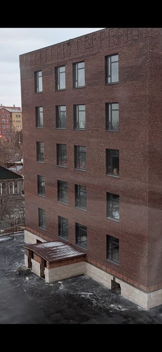 Продам коммерческое помещение в новостройке