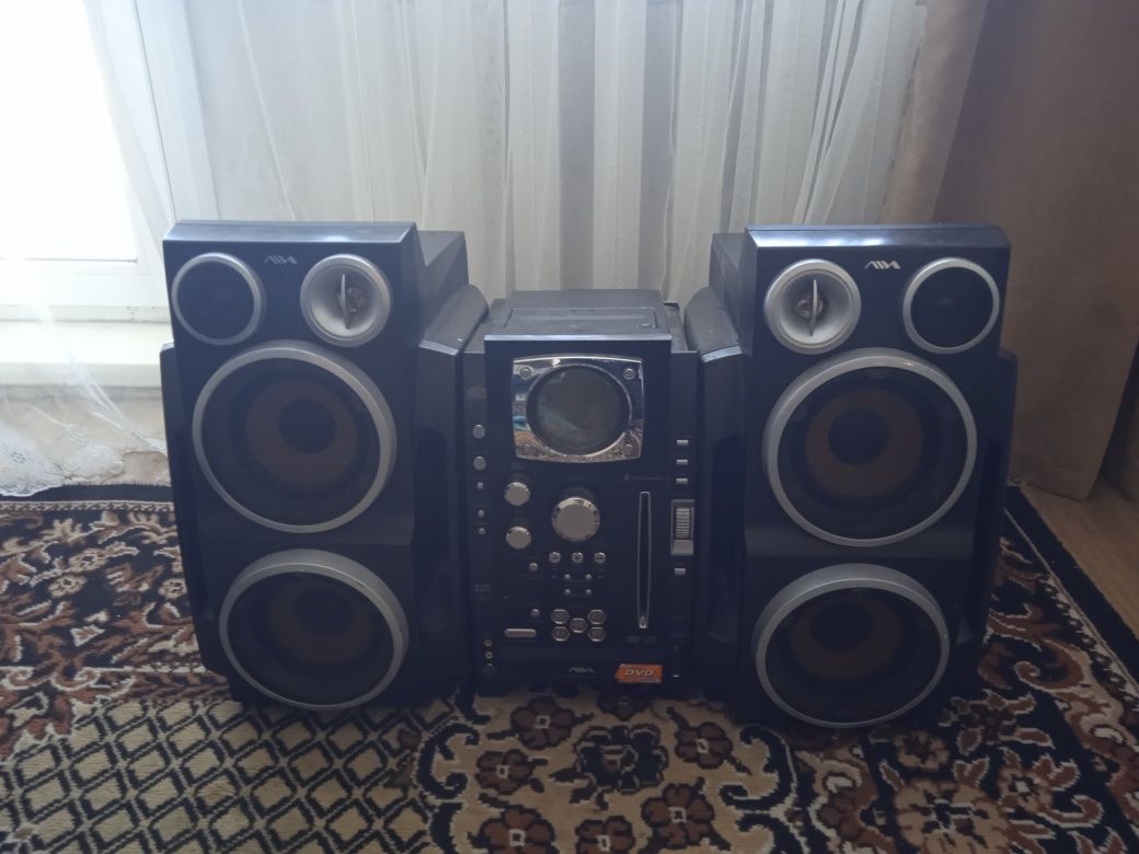 Музыкальный центр