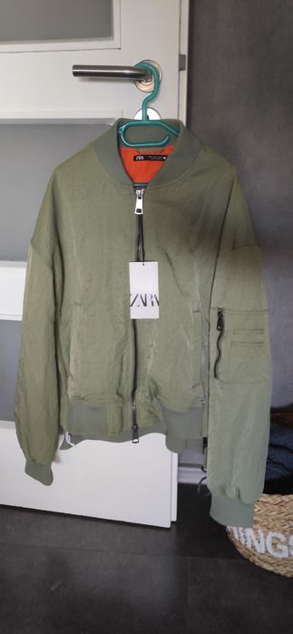 Ново яке бомбър Zara